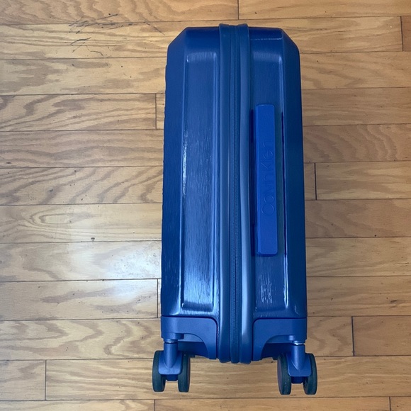 Calvin Klein Royal Blue Hard-Case 20” Carry-On - Picture 8 of 17